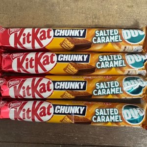 KitKat Chunky Duo Salted Caramel Chocolate Bar 68g